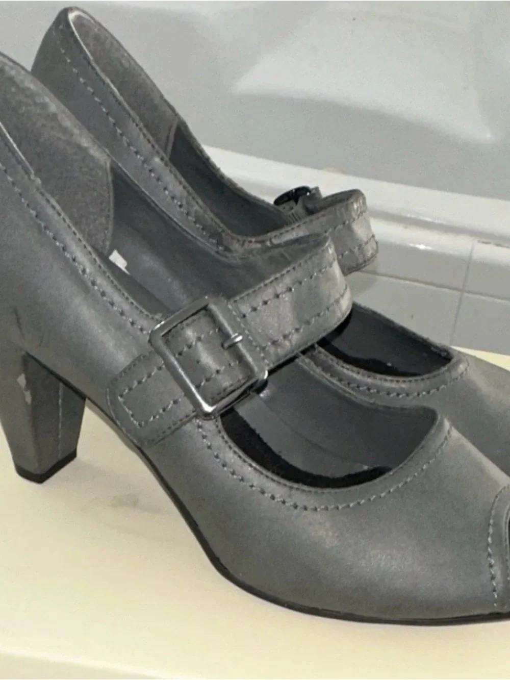 AEROSOLES Silver Gray Wedge Heels